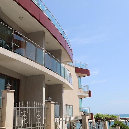 Petrov Family Hotel เนเซบาร์ ภายนอก รูปภาพ