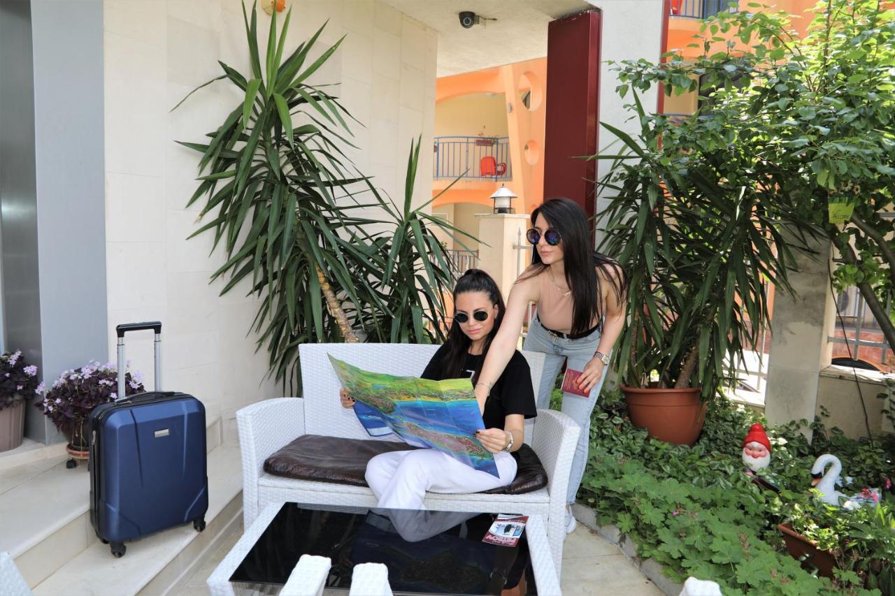 Petrov Family Hotel เนเซบาร์ ภายนอก รูปภาพ