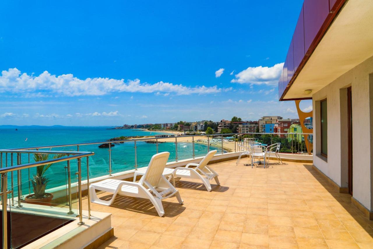 Petrov Family Hotel เนเซบาร์ ภายนอก รูปภาพ