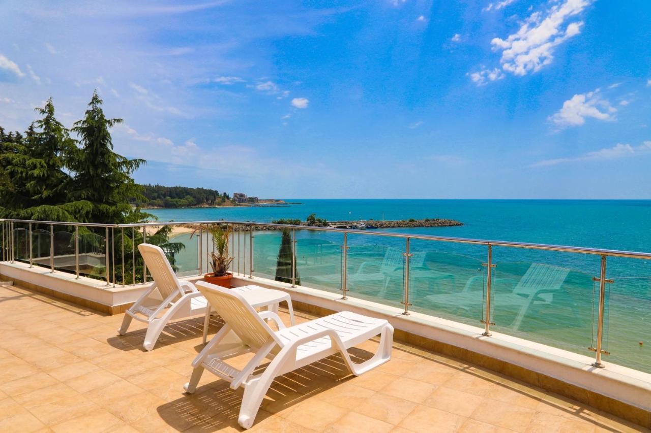 Petrov Family Hotel เนเซบาร์ ภายนอก รูปภาพ