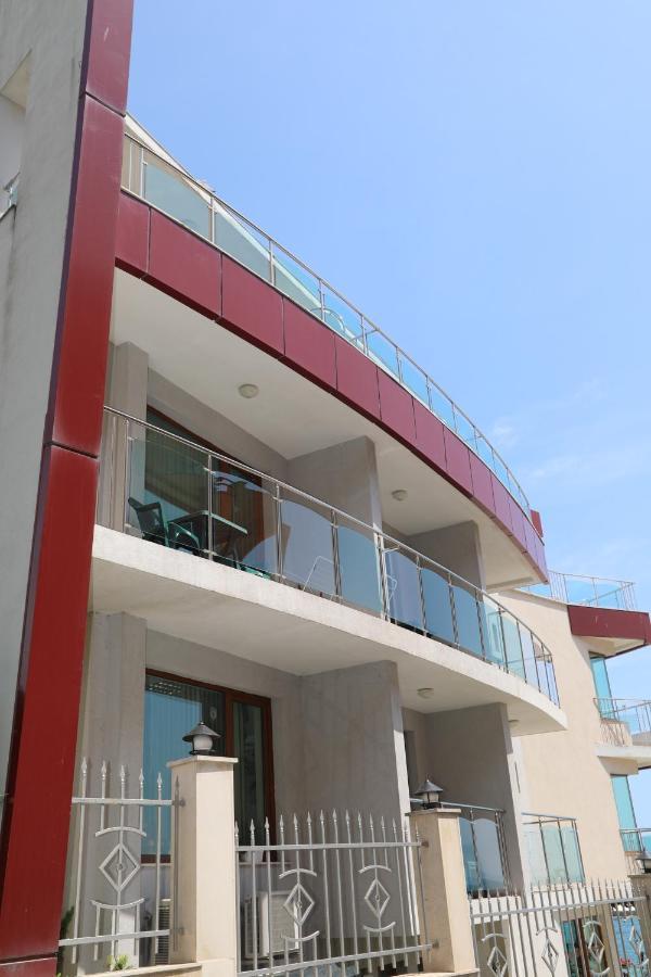 Petrov Family Hotel เนเซบาร์ ภายนอก รูปภาพ