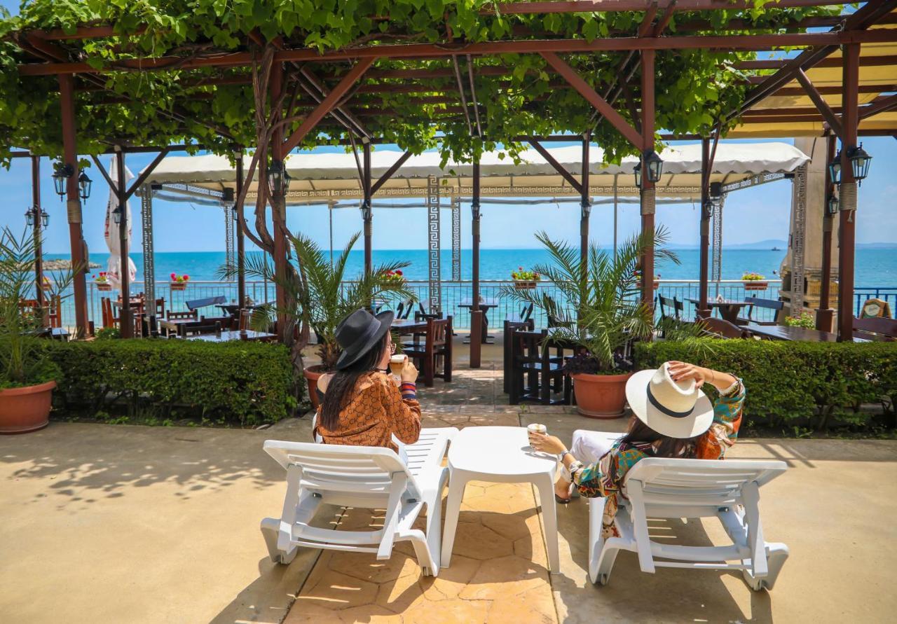 Petrov Family Hotel เนเซบาร์ ภายนอก รูปภาพ
