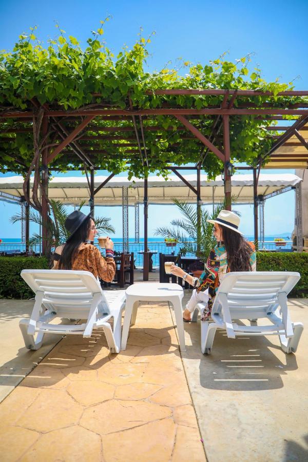 Petrov Family Hotel เนเซบาร์ ภายนอก รูปภาพ